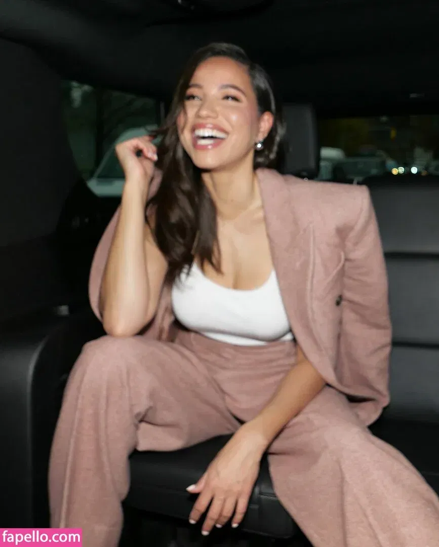 Jurnee Smollett Onlyfans Photo Gallery 