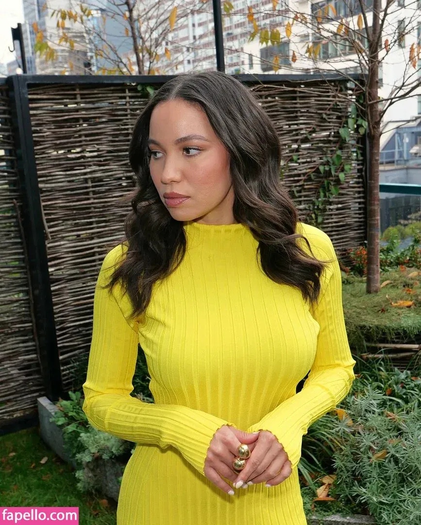 Jurnee Smollett Onlyfans Photo Gallery 