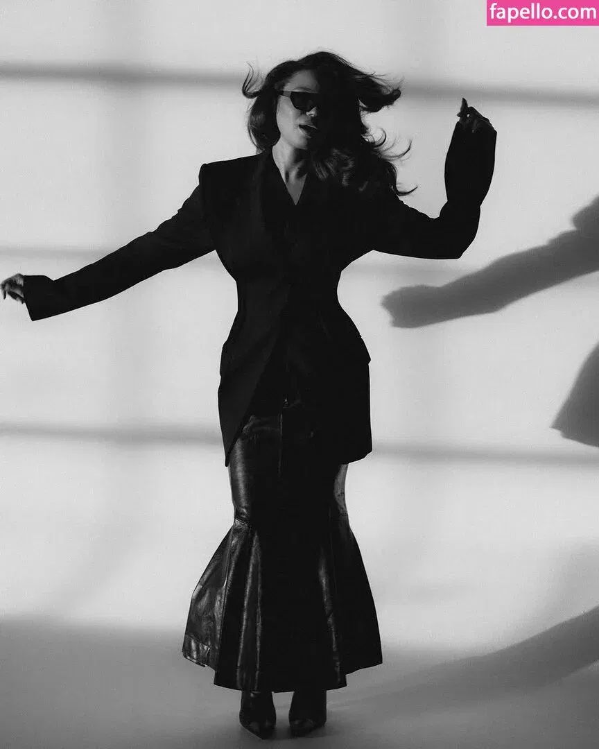 Jurnee Smollett Onlyfans Photo Gallery 