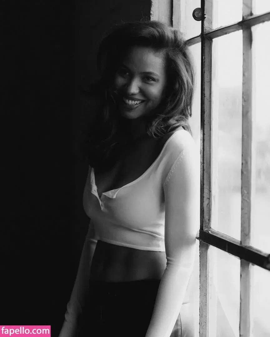 Jurnee Smollett Onlyfans Photo Gallery 