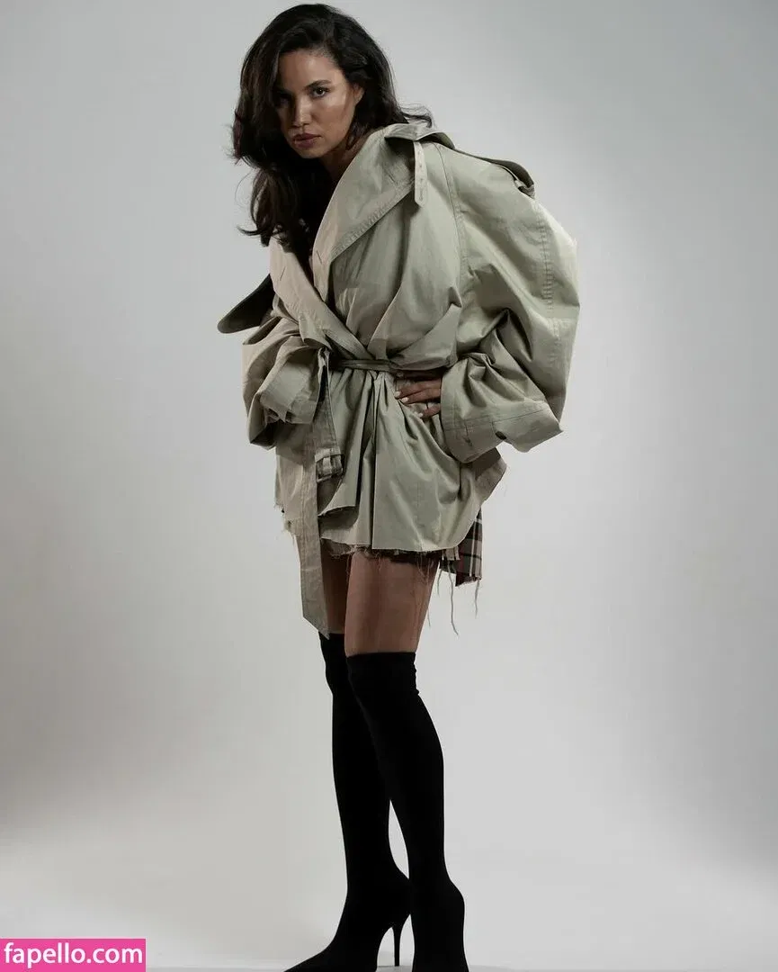 Jurnee Smollett Onlyfans Photo Gallery 