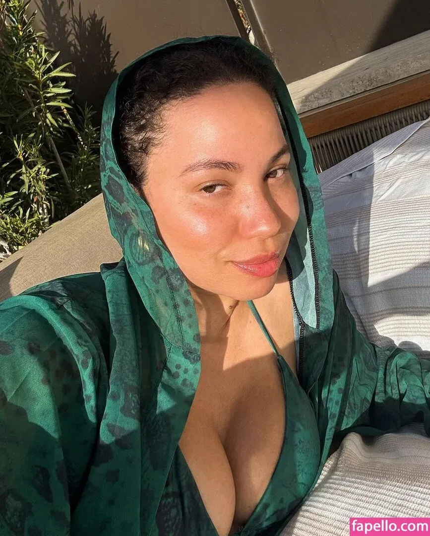 Jurnee Smollett Onlyfans Photo Gallery 