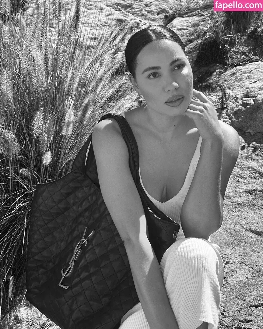 Jurnee Smollett Onlyfans Photo Gallery 