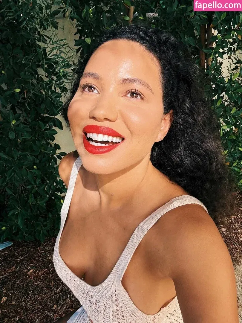Jurnee Smollett Onlyfans Photo Gallery 