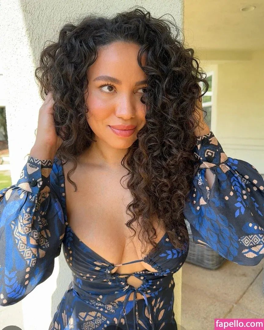 Jurnee Smollett Onlyfans Photo Gallery 