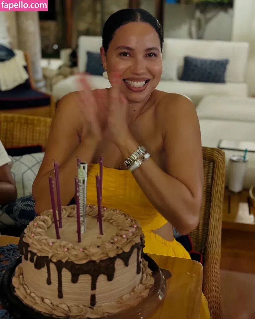 Jurnee Smollett Onlyfans Photo Gallery 