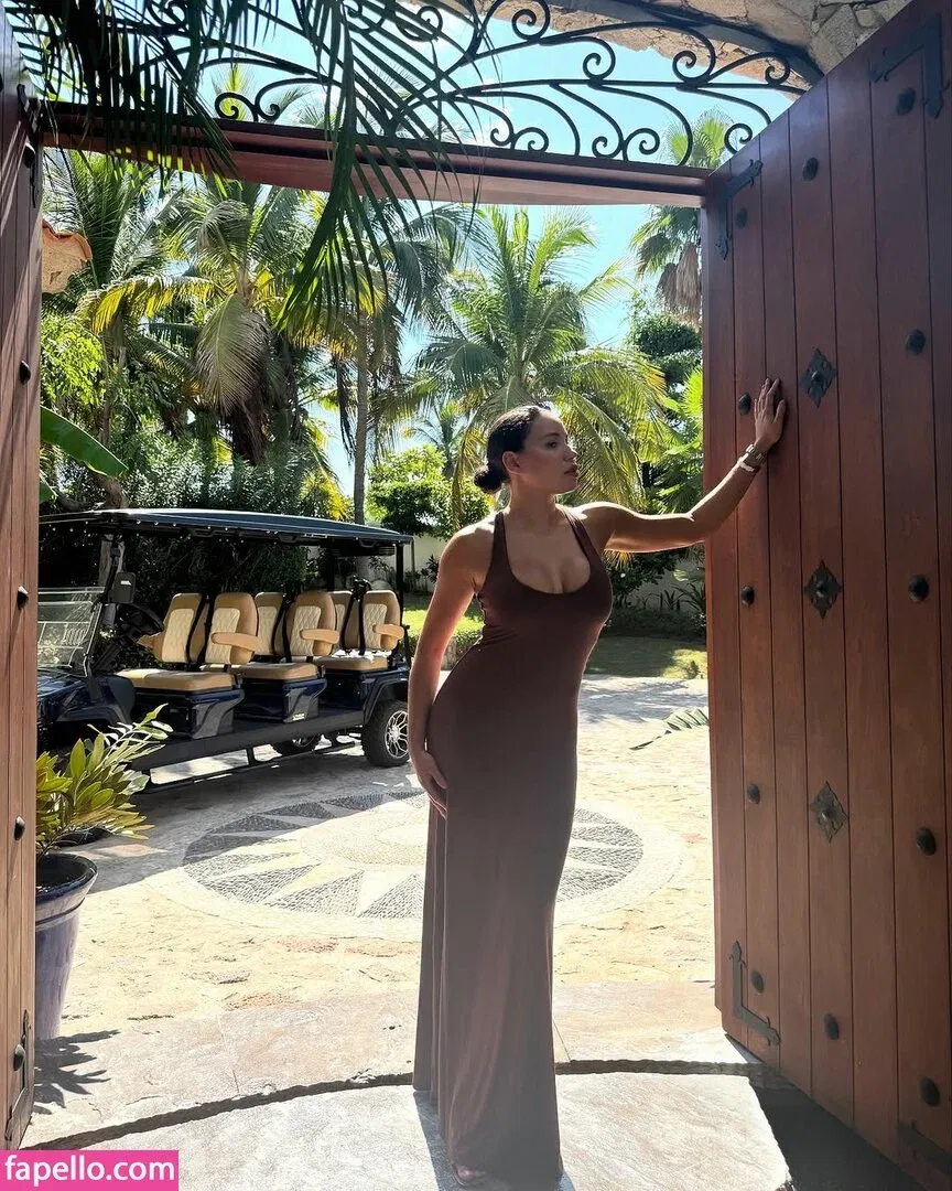 Jurnee Smollett Onlyfans Photo Gallery 