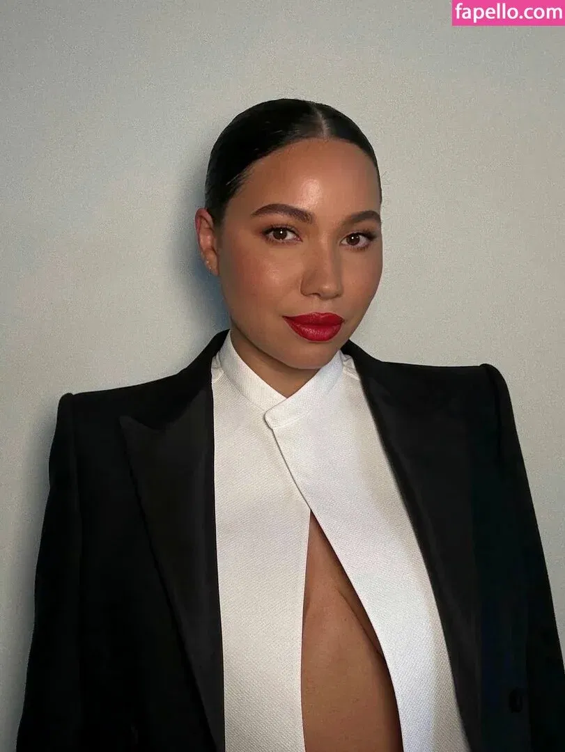 Jurnee Smollett Onlyfans Photo Gallery 