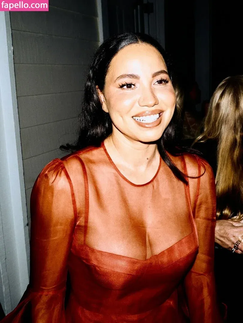 Jurnee Smollett Onlyfans Photo Gallery 