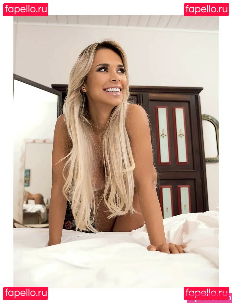 Rafaela Ravena Onlyfans Photo Gallery 