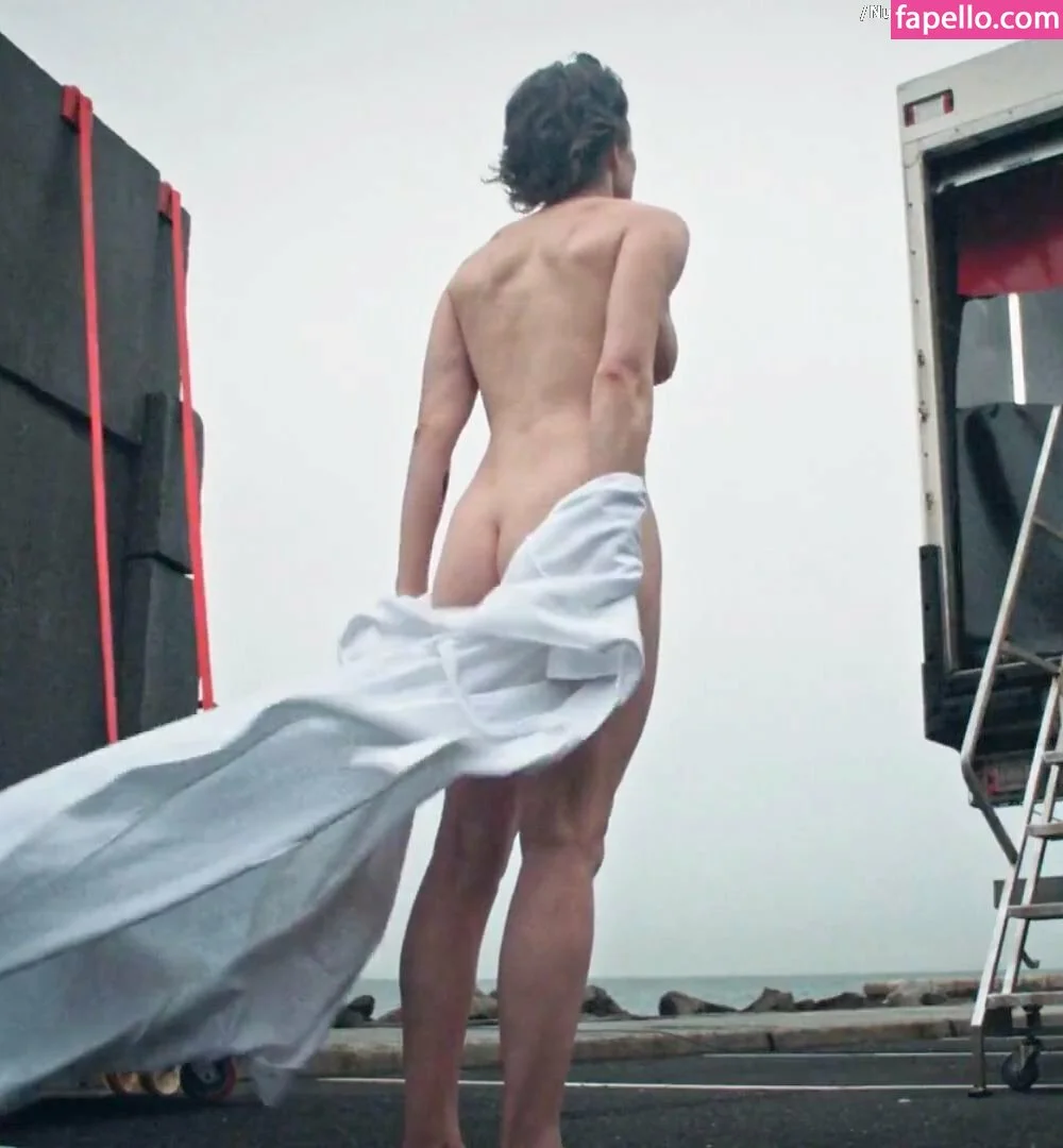 Carrie Coon Onlyfans Photo Gallery 