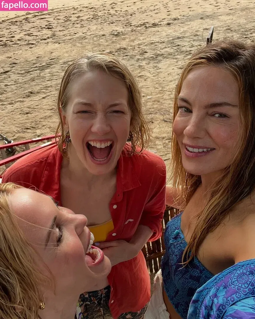 Carrie Coon Onlyfans Photo Gallery 