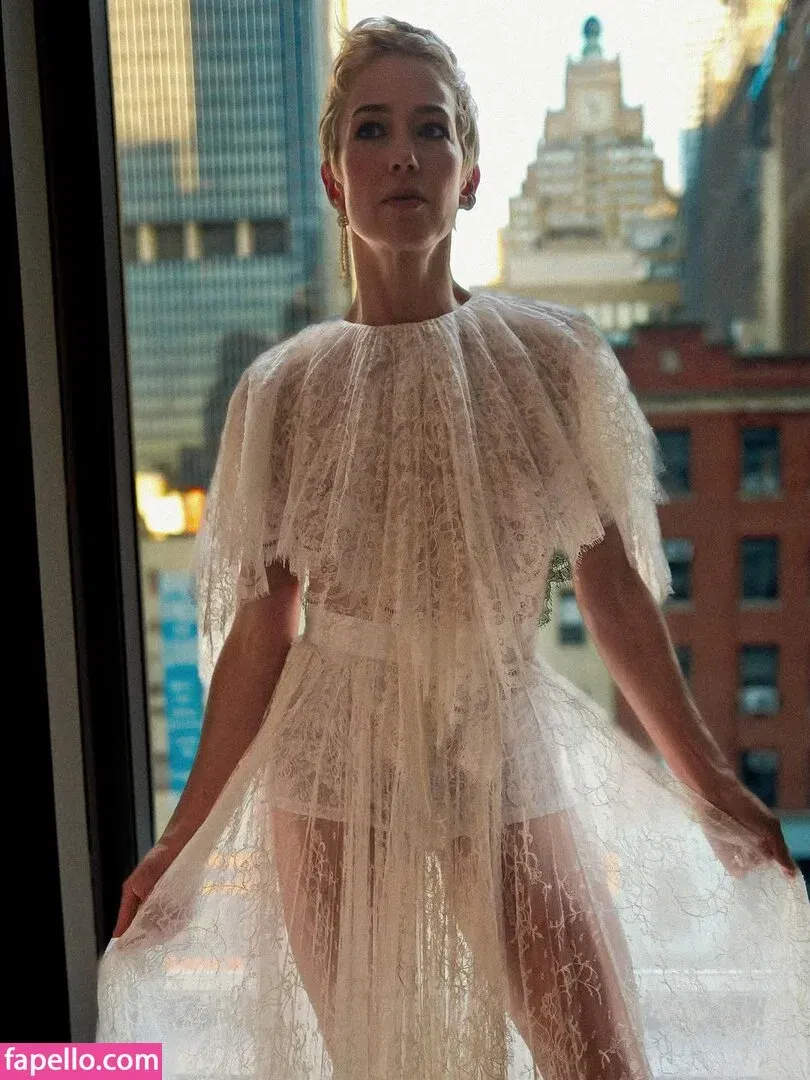 Carrie Coon Onlyfans Photo Gallery 