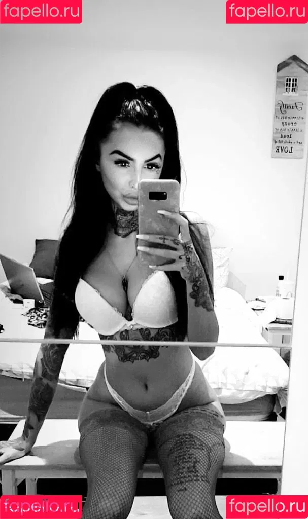 Hollie Stafford Onlyfans Photo Gallery 