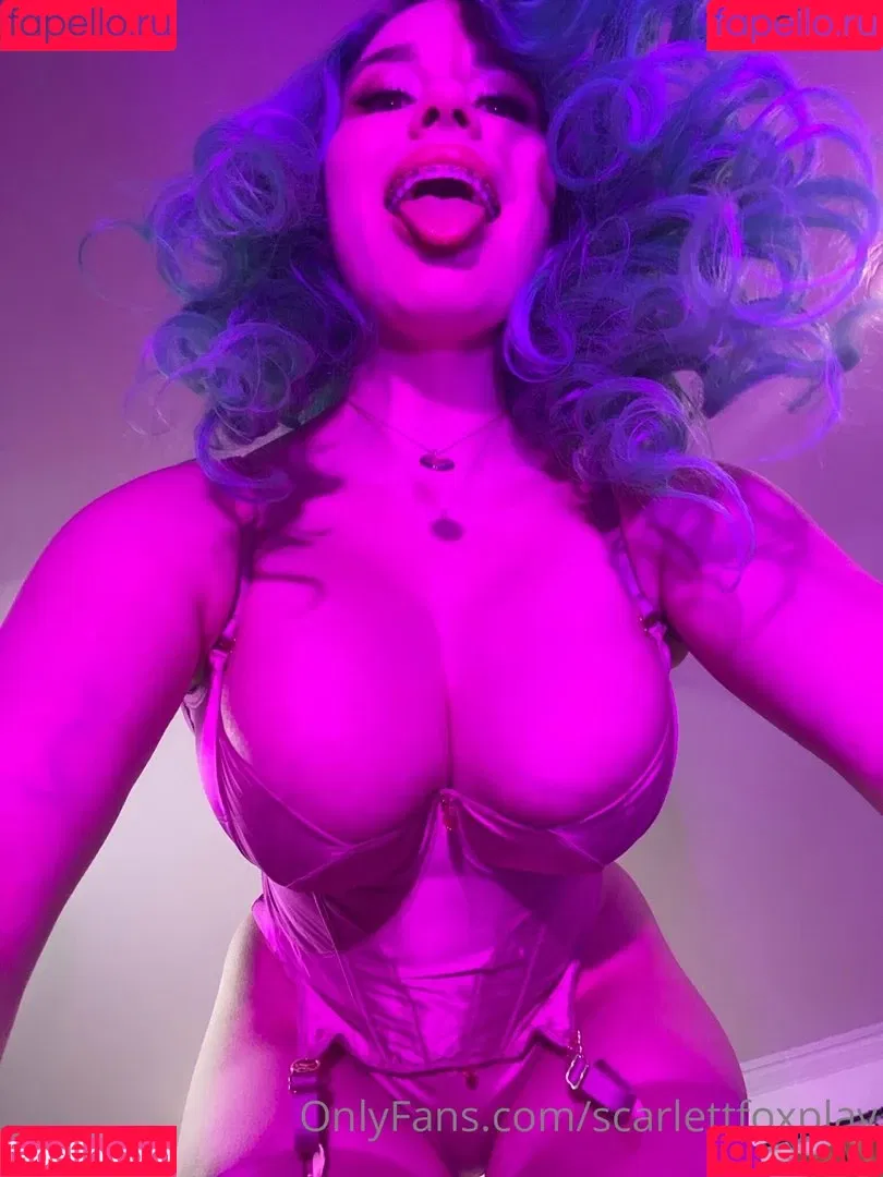 Scarlett Fox Play Onlyfans Photo Gallery 