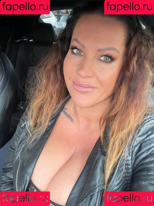 Laura Orsolya Onlyfans Photo Gallery 