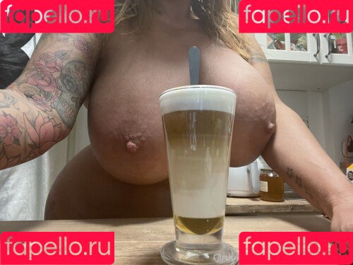 Laura Orsolya Onlyfans Photo Gallery 