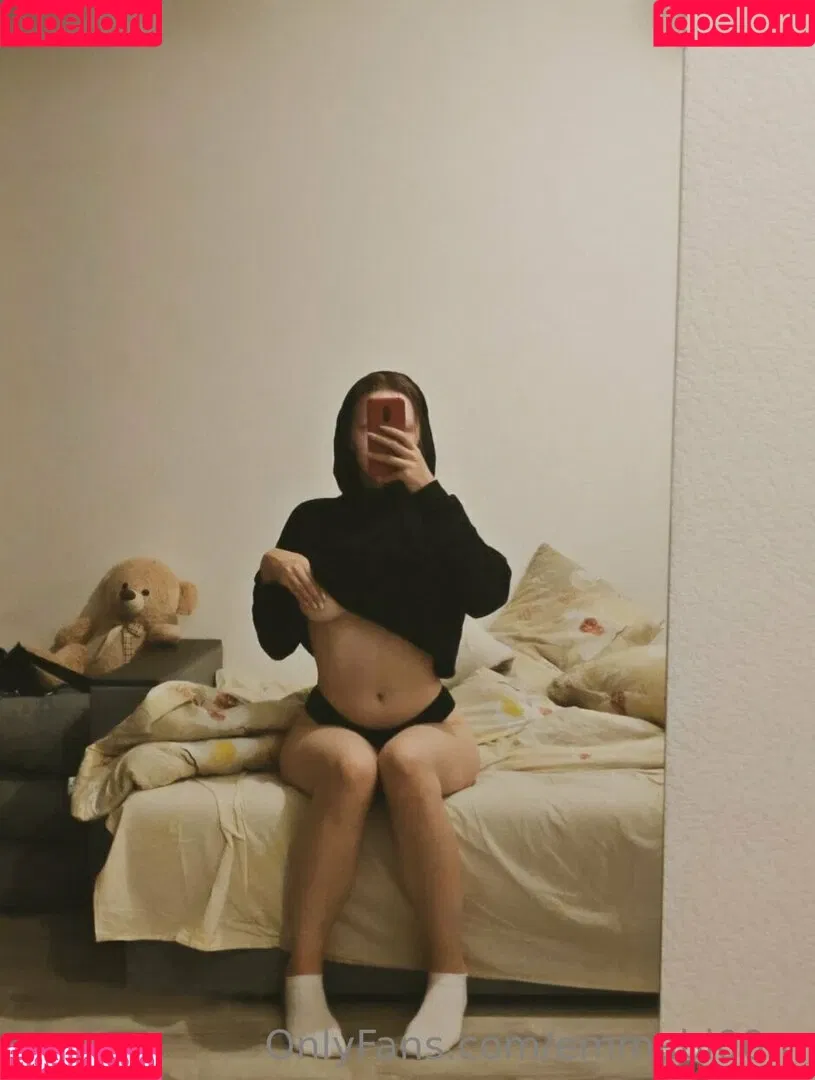 emmabl00m Onlyfans Photo Gallery 