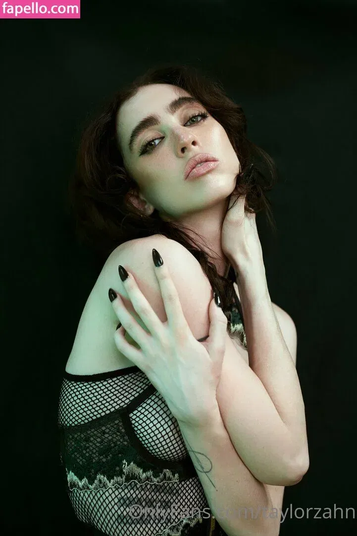 taylorzahn Onlyfans Photo Gallery 