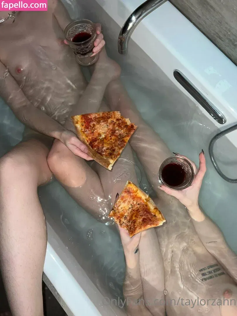 taylorzahn Onlyfans Photo Gallery 