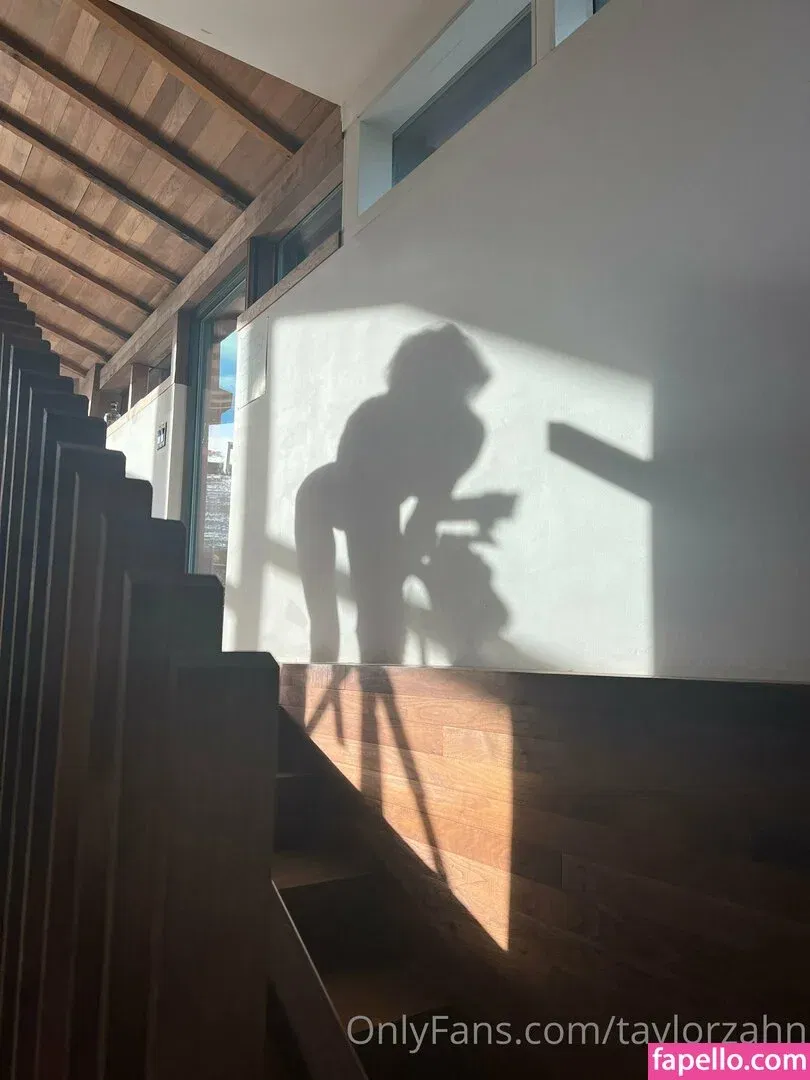 taylorzahn Onlyfans Photo Gallery 