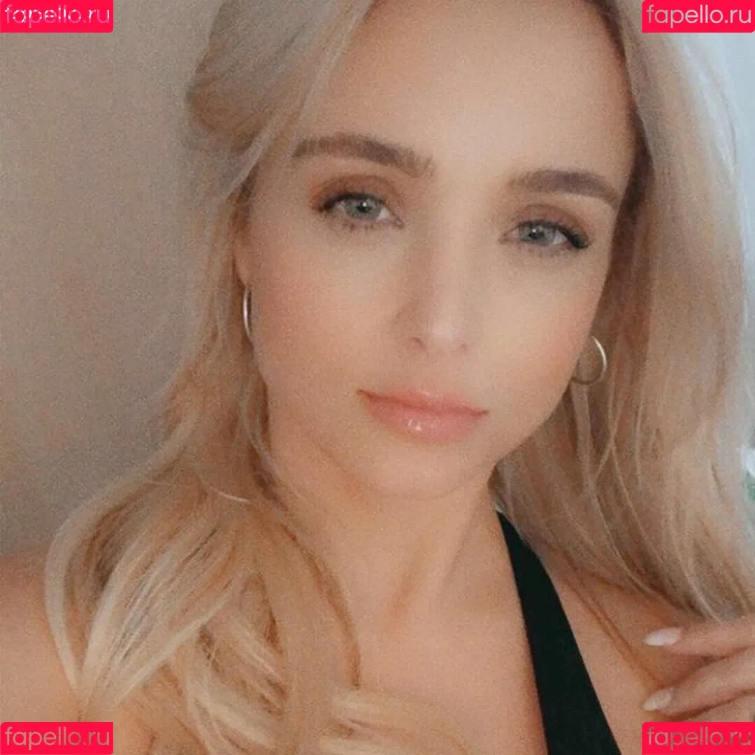 Louise Moore Onlyfans Photo Gallery 