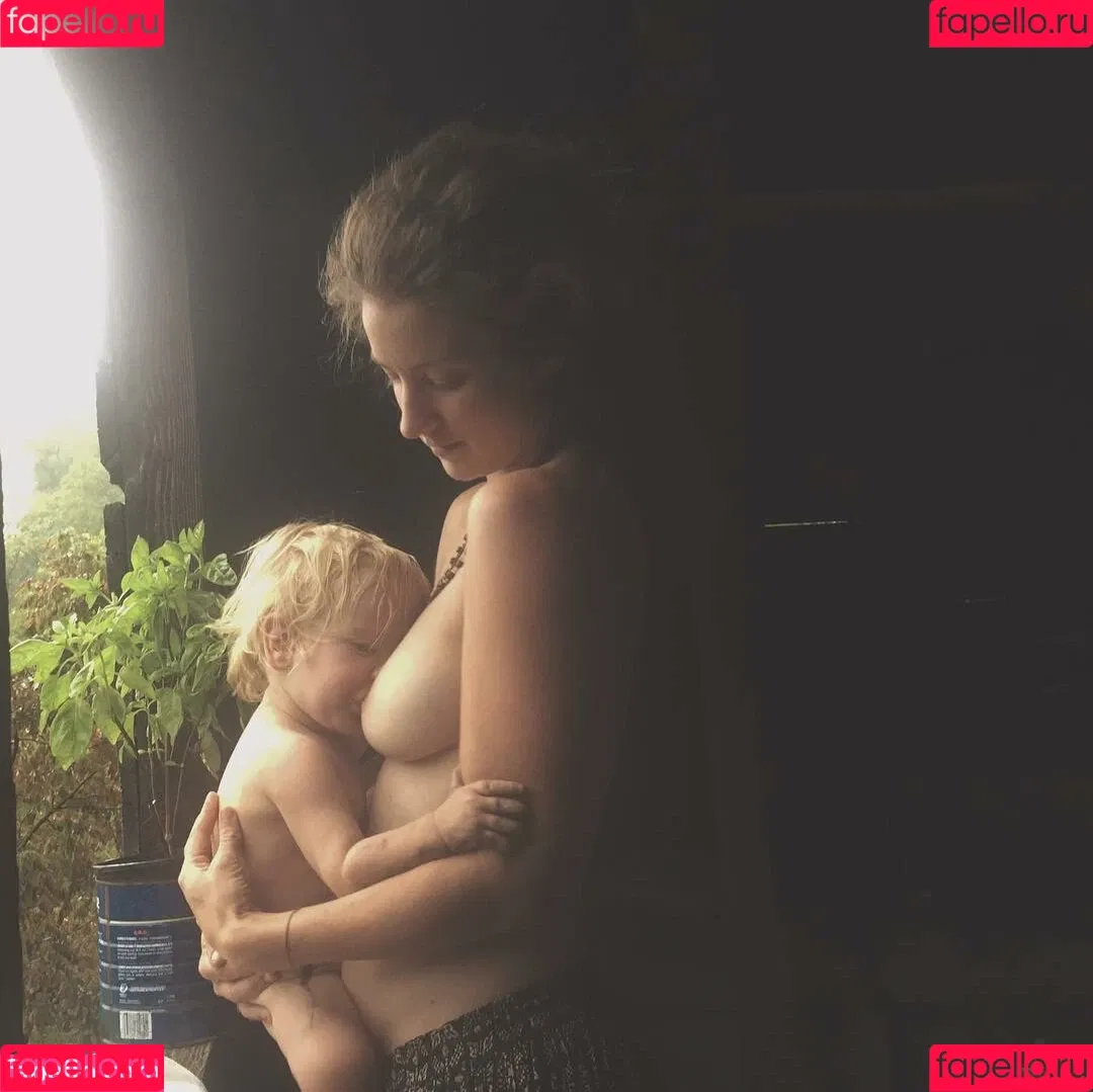 Hallee Hirsh Onlyfans Photo Gallery 