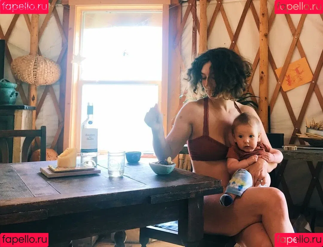 Hallee Hirsh Onlyfans Photo Gallery 