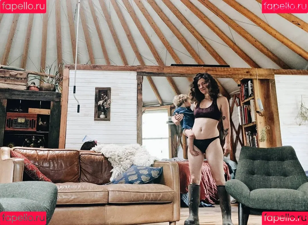 Hallee Hirsh Onlyfans Photo Gallery 