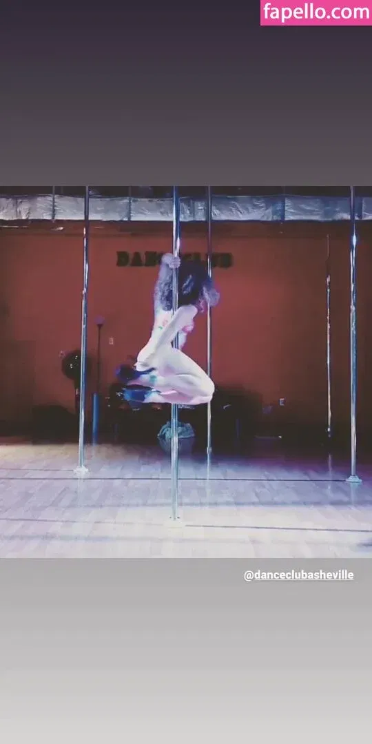 Hallee Hirsh Onlyfans Photo Gallery 