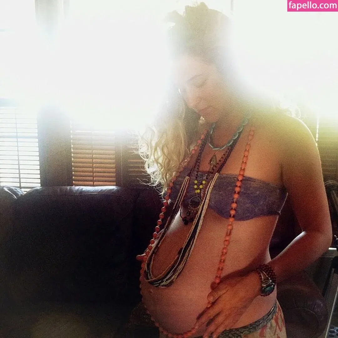 Hallee Hirsh Onlyfans Photo Gallery 