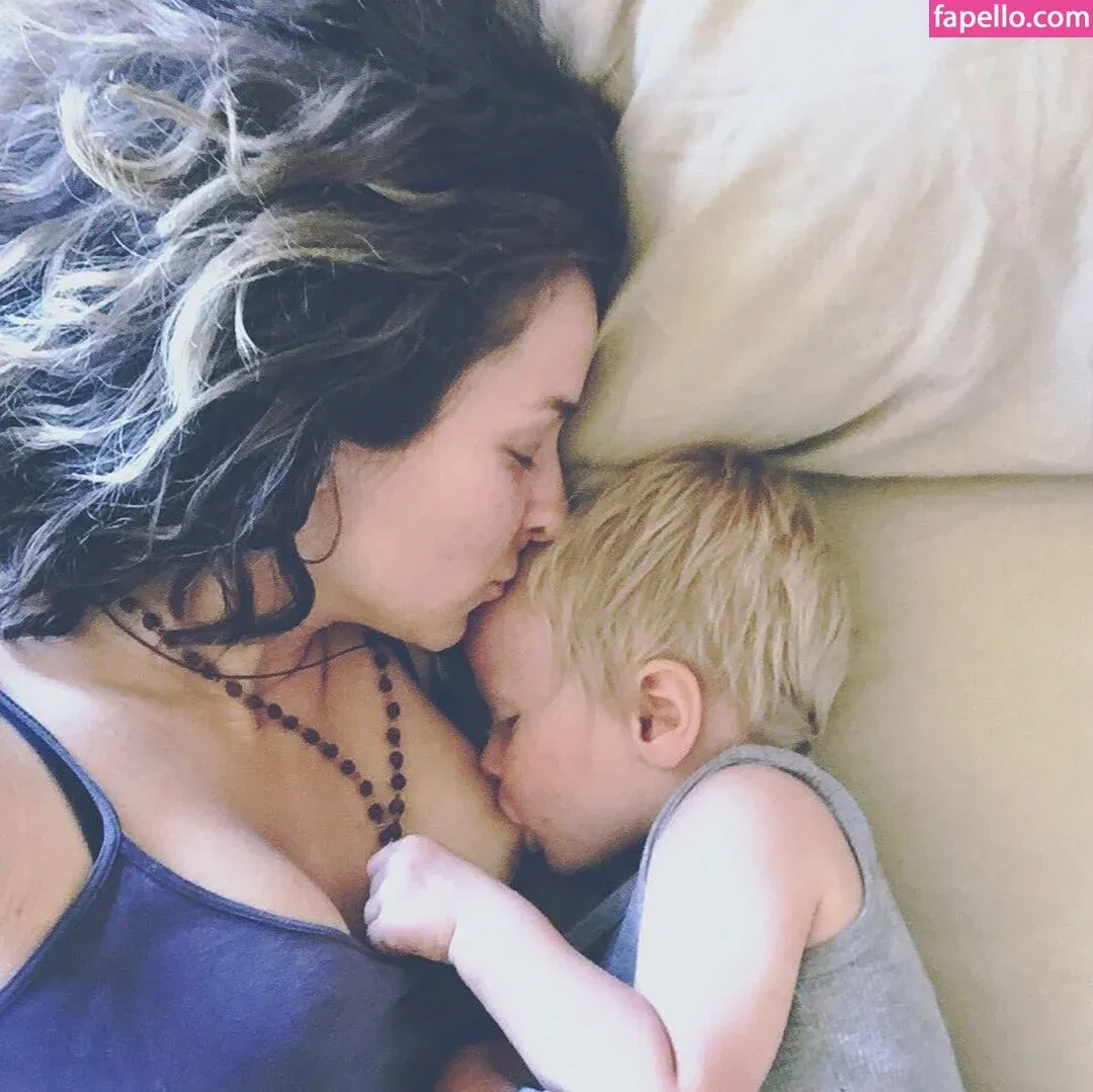 Hallee Hirsh Onlyfans Photo Gallery 