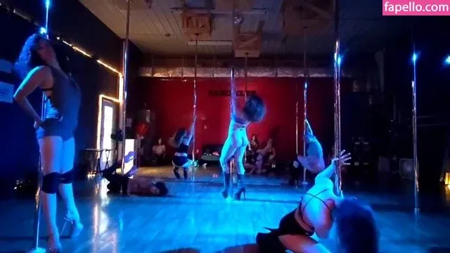 Hallee Hirsh Onlyfans Photo Gallery 