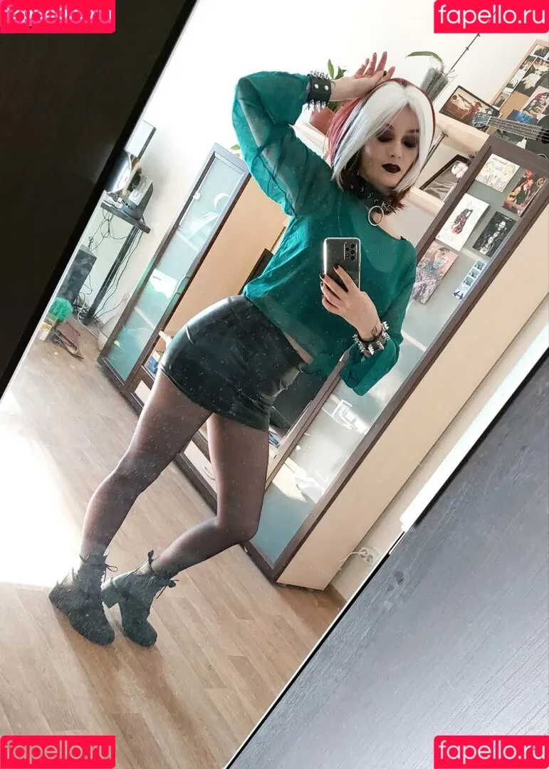 Vixena Siren Onlyfans Photo Gallery 
