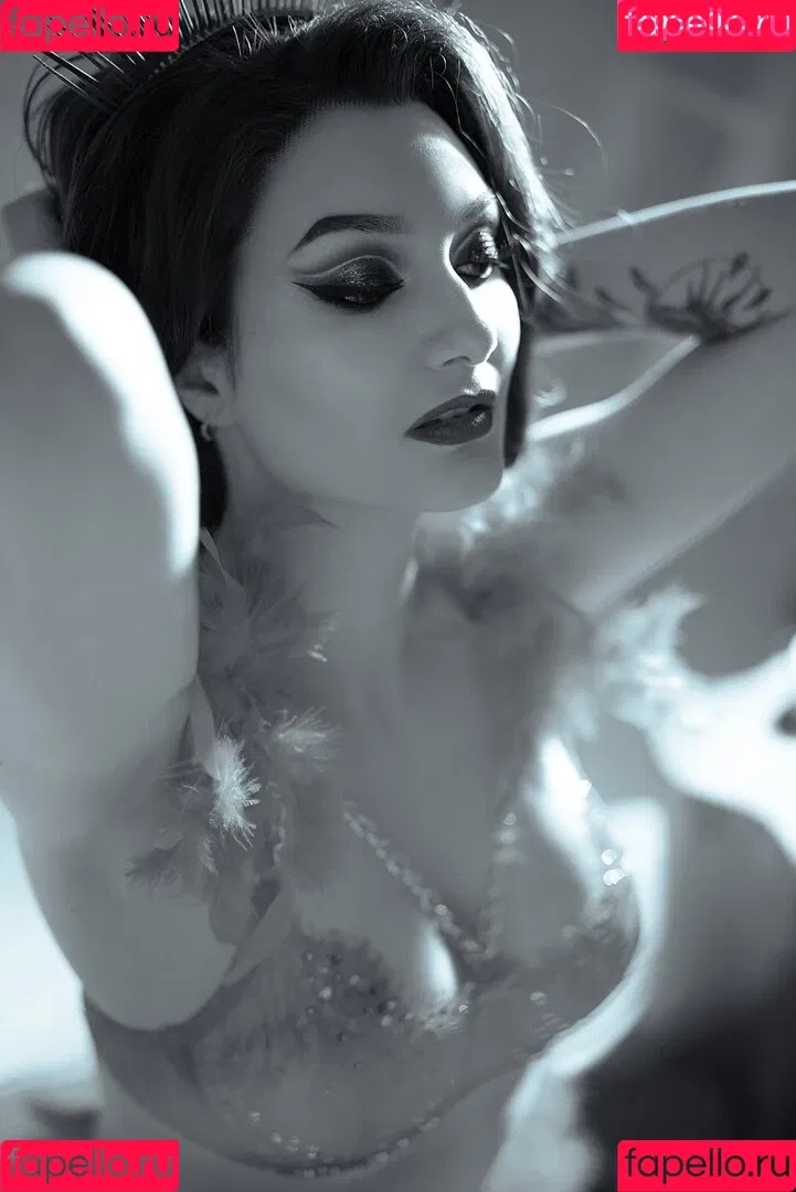 Vixena Siren Onlyfans Photo Gallery 