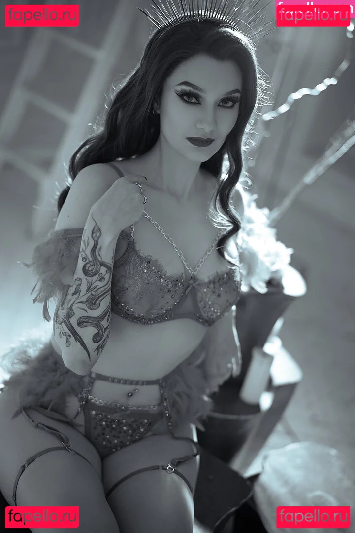 Vixena Siren Onlyfans Photo Gallery 