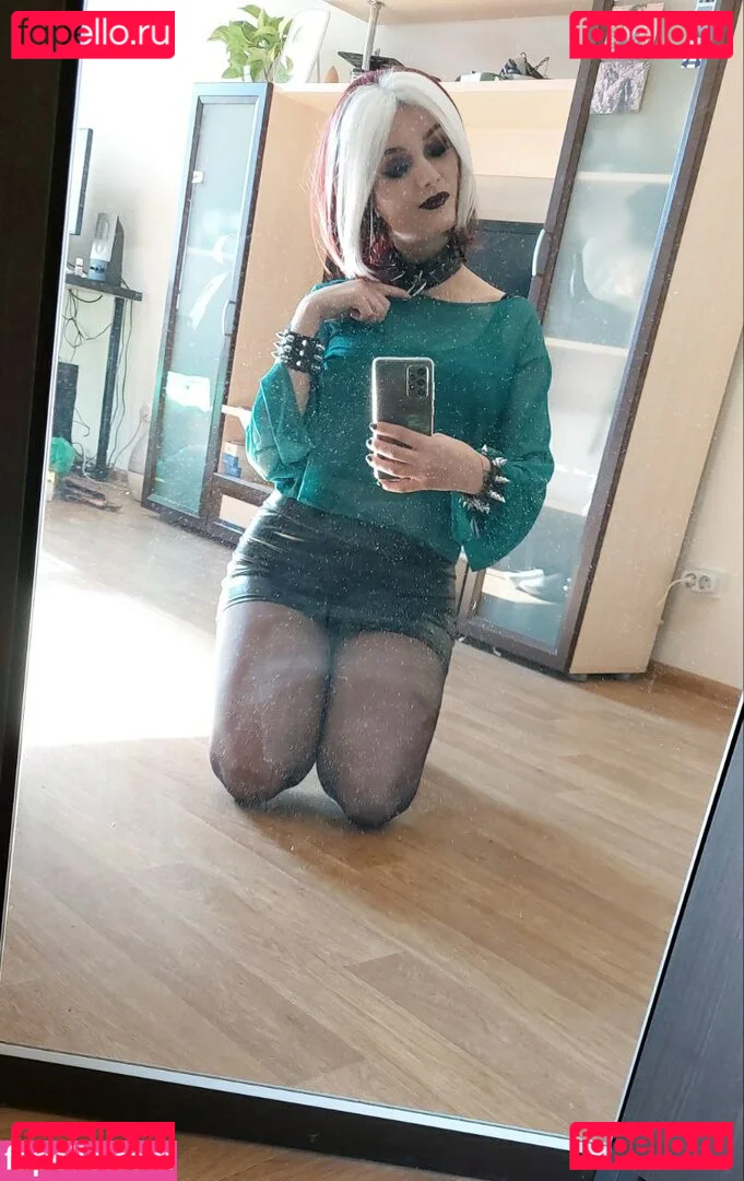 Vixena Siren Onlyfans Photo Gallery 