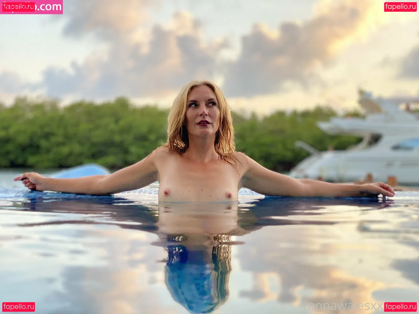 monawalesxxx Onlyfans Photo Gallery 