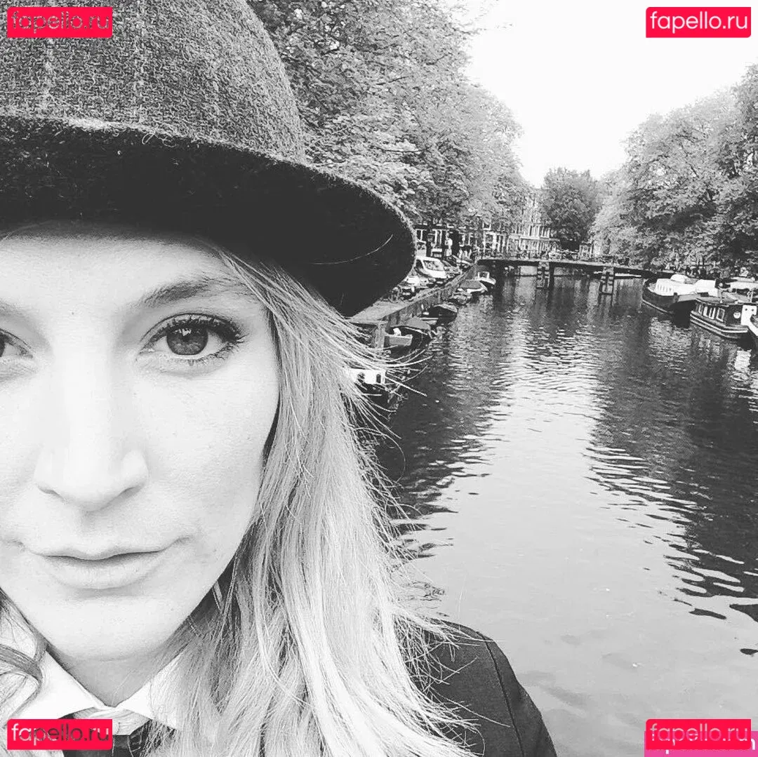 monawalesxxx Onlyfans Photo Gallery 