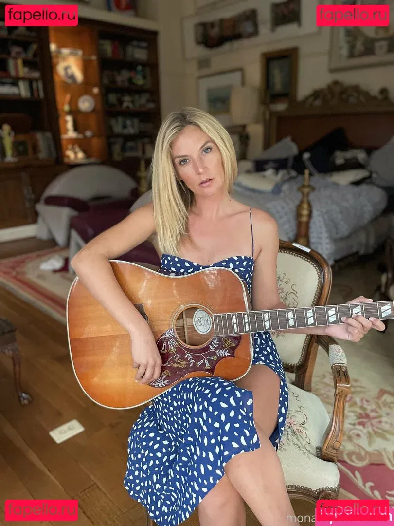 monawalesxxx Onlyfans Photo Gallery 