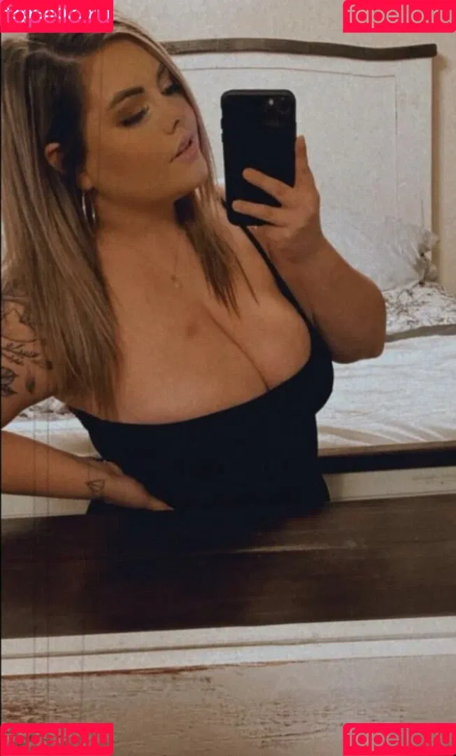 Lilly M Onlyfans Photo Gallery 