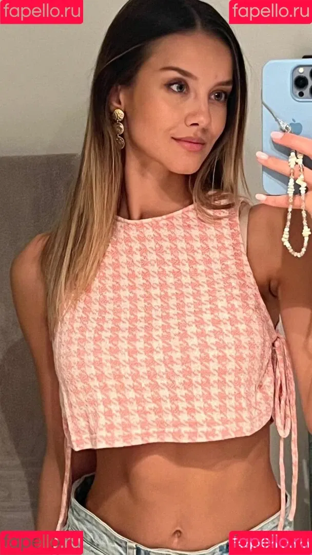 Nicola Cavanis Onlyfans Photo Gallery 