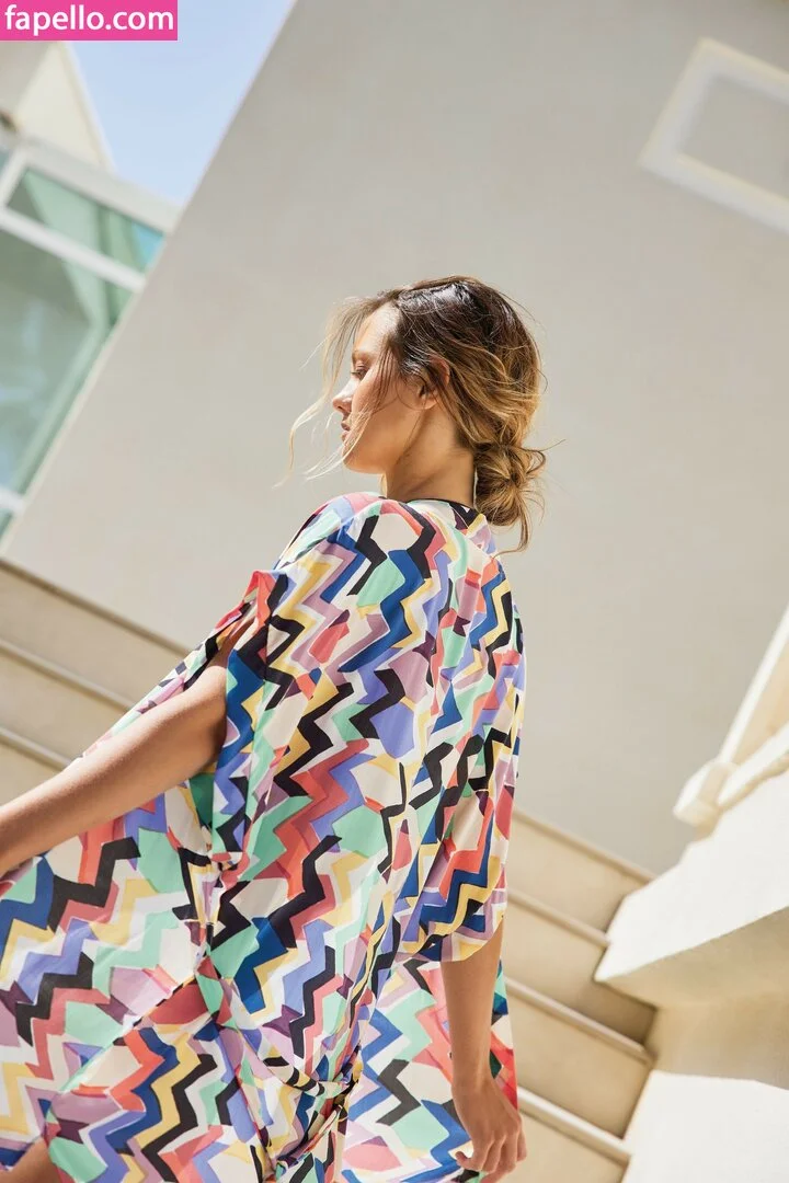 Nicola Cavanis Onlyfans Photo Gallery 