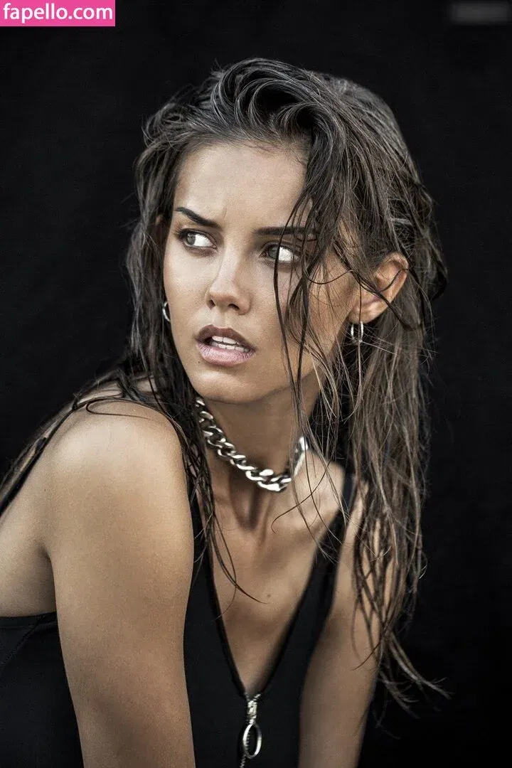 Nicola Cavanis Onlyfans Photo Gallery 