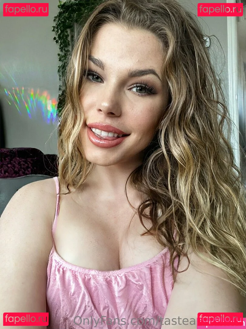 tasteamethyst Onlyfans Photo Gallery 