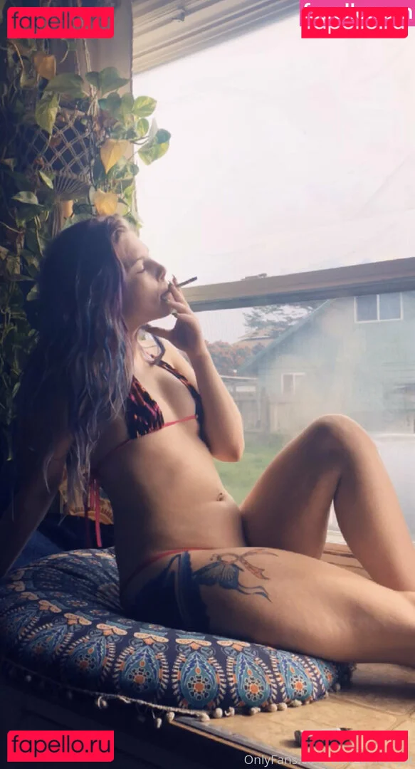 tasteamethyst Onlyfans Photo Gallery 