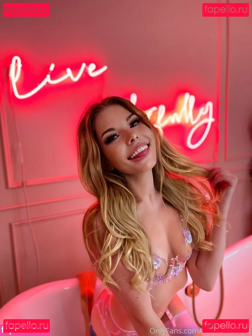 tasteamethyst Onlyfans Photo Gallery 