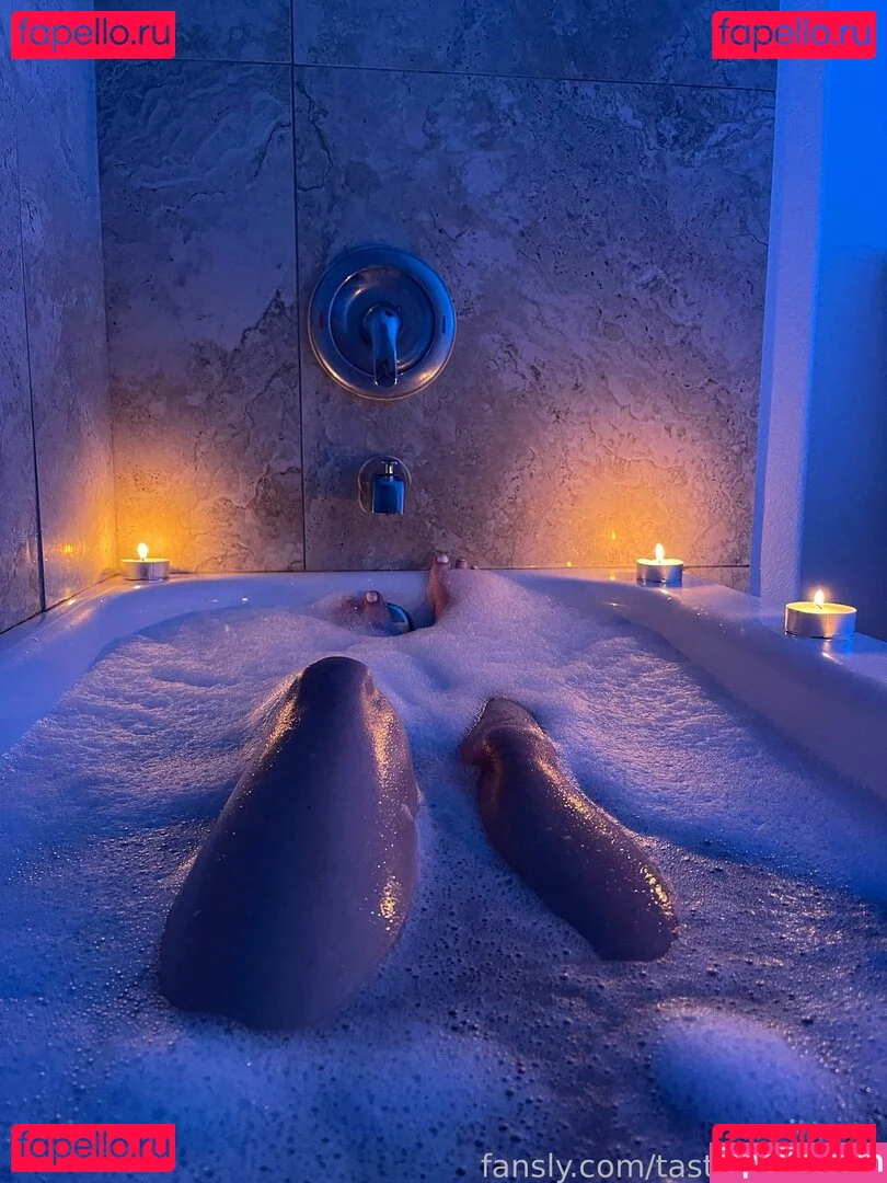 tasteamethyst Onlyfans Photo Gallery 