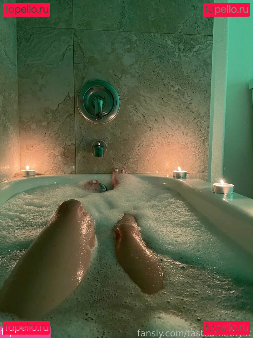 tasteamethyst Onlyfans Photo Gallery 