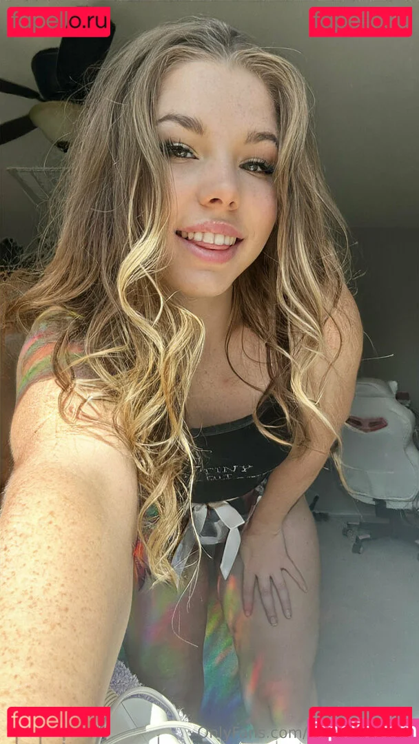 tasteamethyst Onlyfans Photo Gallery 